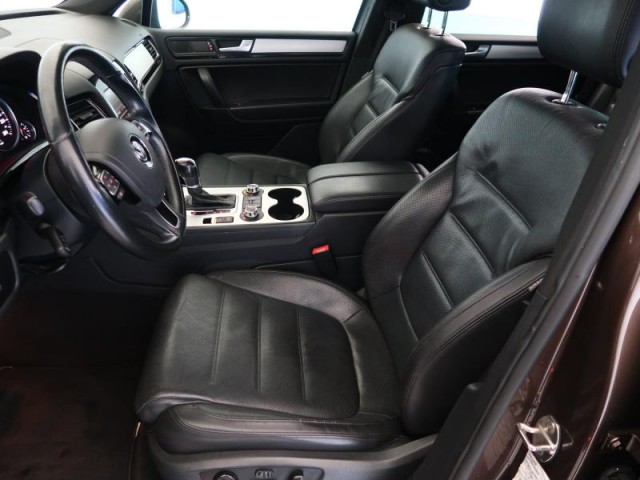 Volkswagen Touareg  3.0 TDI 