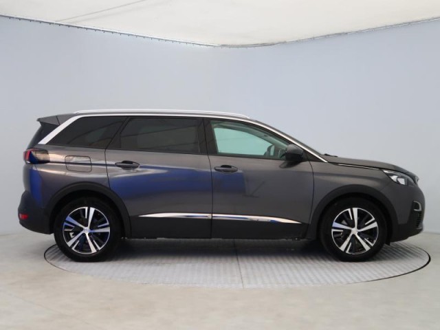 Peugeot 5008  1.5 BlueHDi 