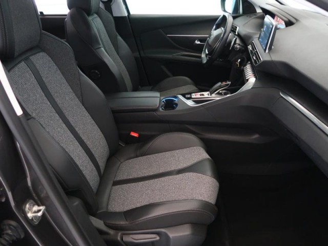 Peugeot 5008  1.5 BlueHDi 