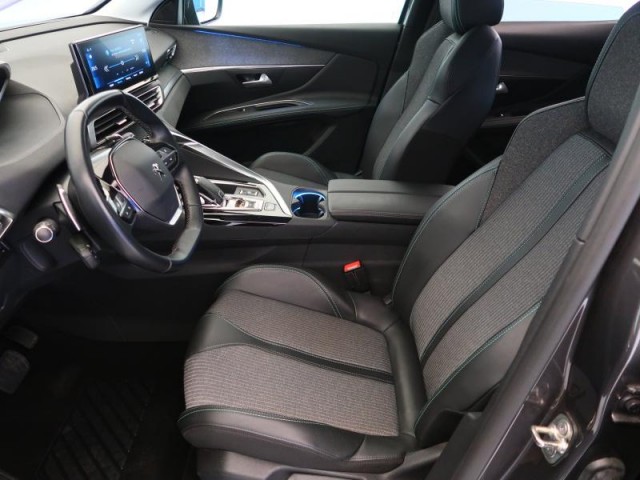 Peugeot 3008  1.5 BlueHDi 