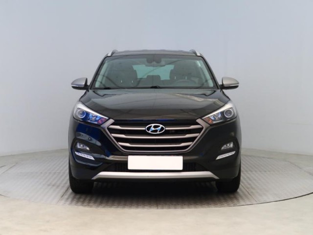 Hyundai Tucson  1.7 CRDi Trikolor