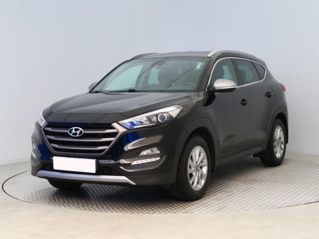 Hyundai Tucson  1.7 CRDi Trikolor