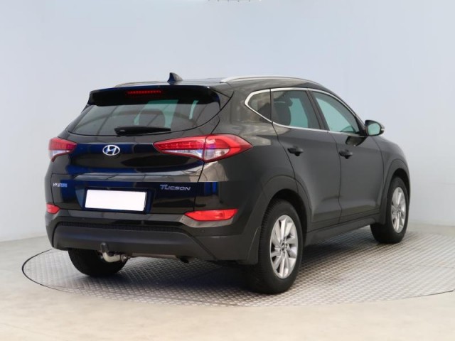 Hyundai Tucson  1.7 CRDi Trikolor