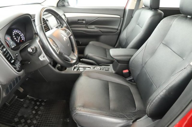 Mitsubishi Outlander  2.2 DI-D 