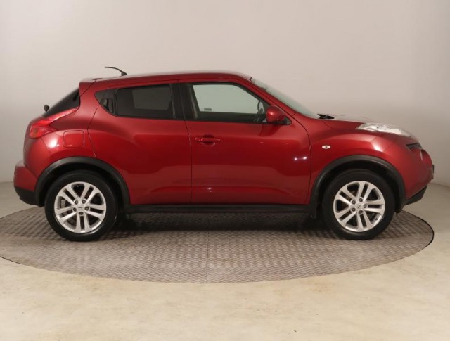 Nissan Juke  1.6 i 