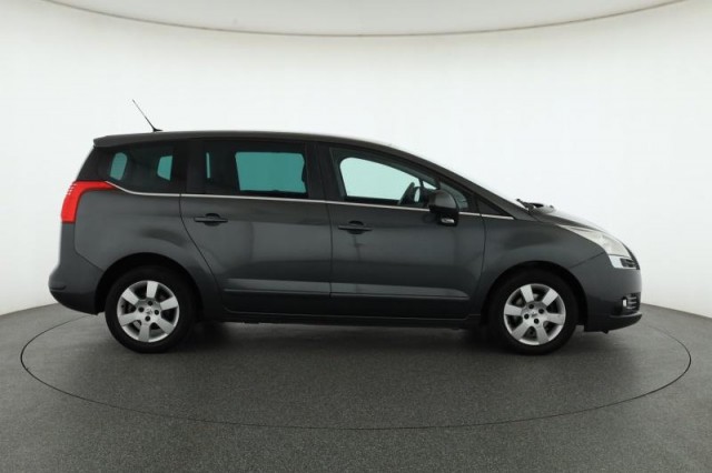 Peugeot 5008  1.6 HDi 