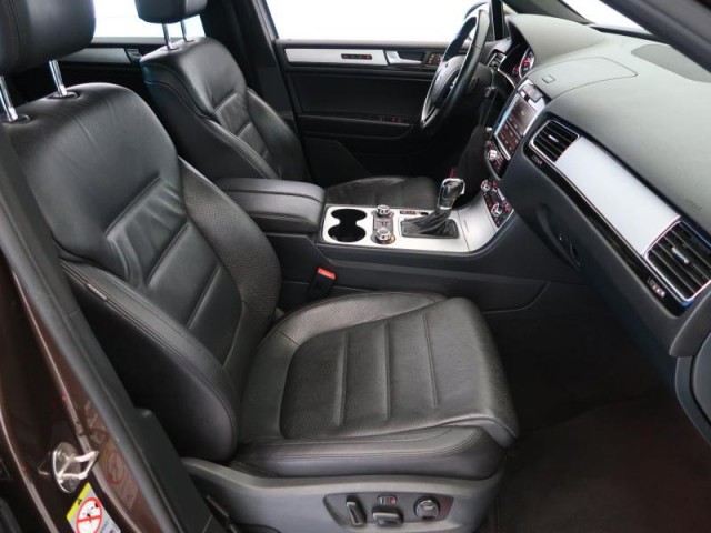 Volkswagen Touareg  3.0 TDI 