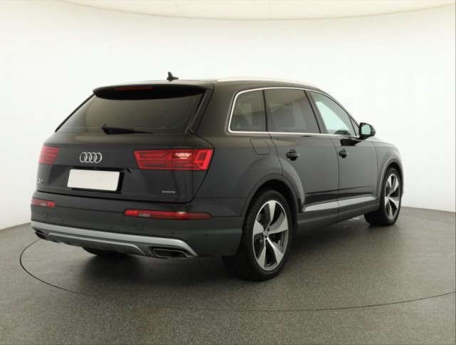 Audi Q7  3.0 TDI 