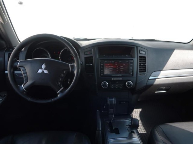 Mitsubishi Pajero  3.2 DI-D 