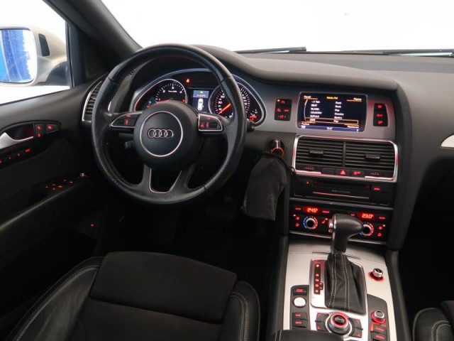 Audi Q7  3.0 TDI S-Line