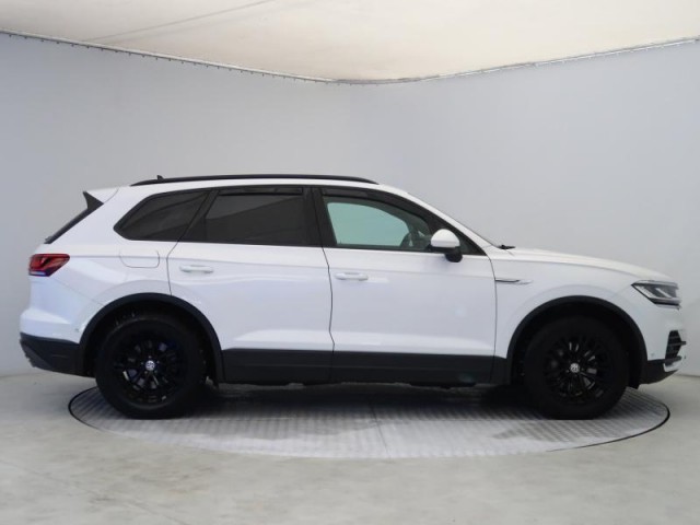 Volkswagen Touareg  3.0 TDI 