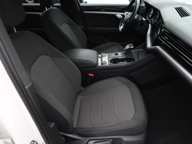 Volkswagen Touareg  3.0 TDI 