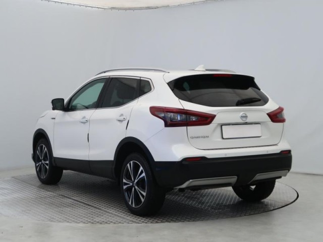 Nissan Qashqai  1.3 DIG-T N-Connecta