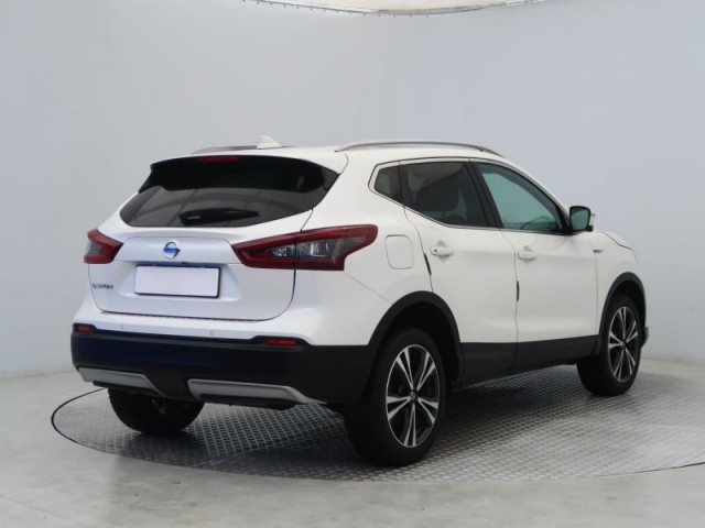 Nissan Qashqai  1.3 DIG-T N-Connecta