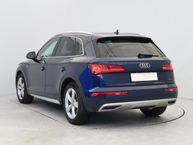 Audi Q5  2.0 TDI S line