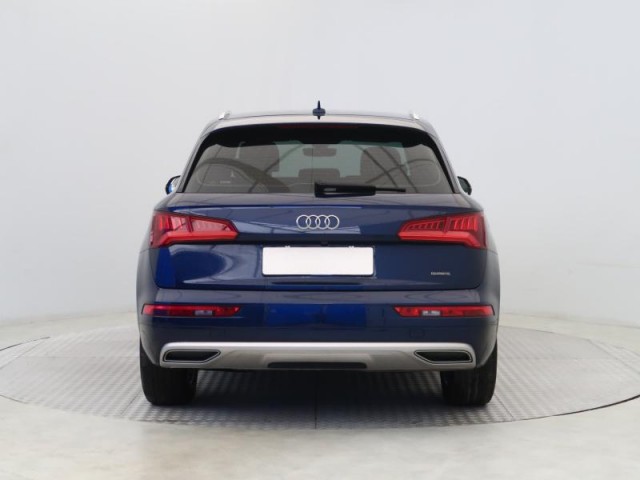 Audi Q5  2.0 TDI S line