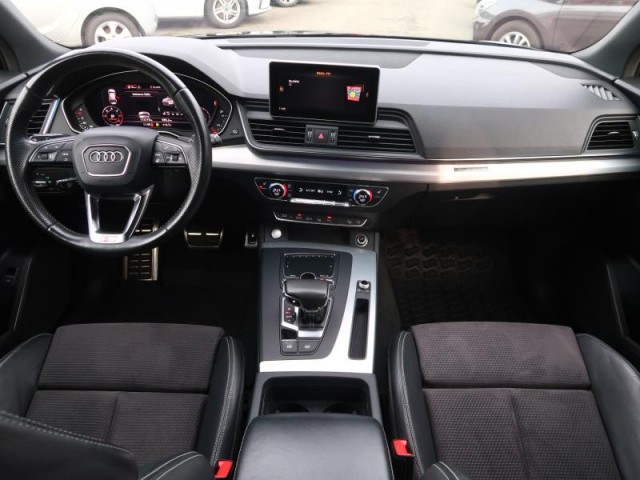 Audi Q5  2.0 TDI S line