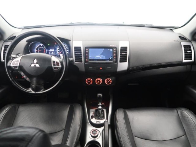 Mitsubishi Outlander  2.2 DI-D 