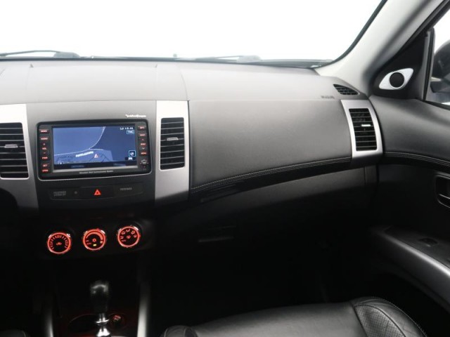 Mitsubishi Outlander  2.2 DI-D 