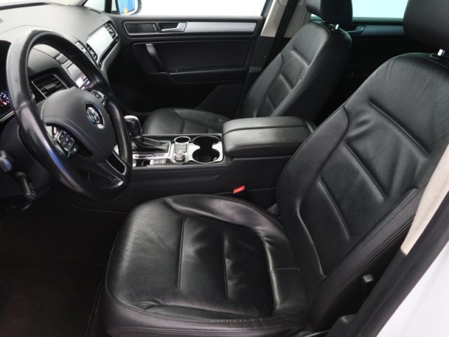 Volkswagen Touareg  3.0 TDI 