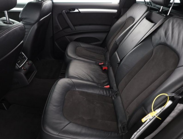 Audi Q7  3.0 TDI S-Line