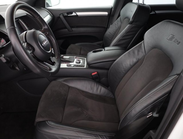 Audi Q7  3.0 TDI S-Line