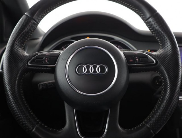 Audi Q7  3.0 TDI S-Line