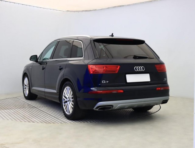 Audi Q7  3.0 TDI S-Line