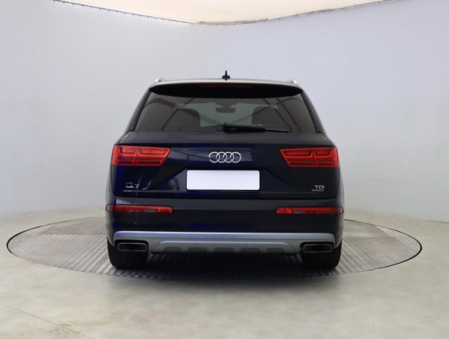 Audi Q7  3.0 TDI S-Line