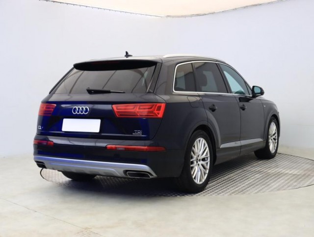 Audi Q7  3.0 TDI S-Line