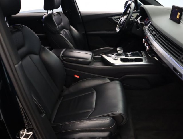 Audi Q7  3.0 TDI S-Line