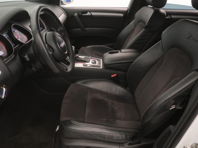 Audi Q7  3.0 TDI S-Line