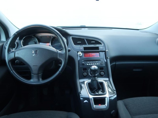 Peugeot 5008  1.6 HDi 