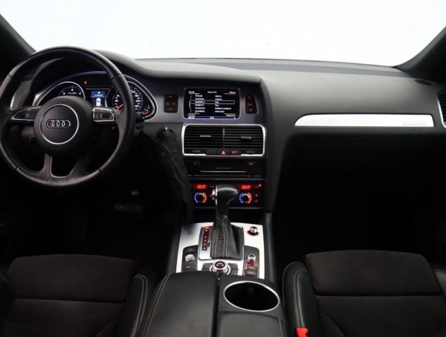 Audi Q7  3.0 TDI S-Line
