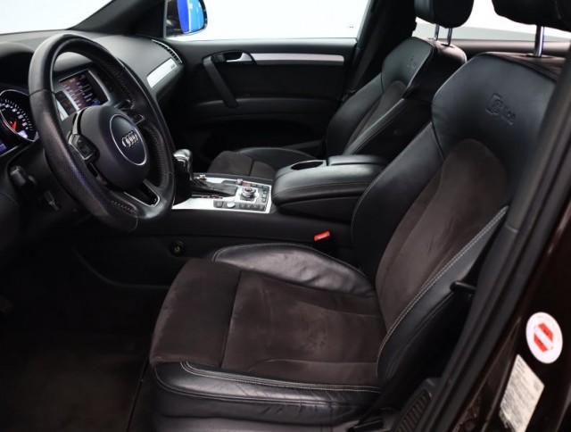 Audi Q7  3.0 TDI S-Line