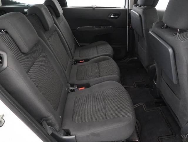 Peugeot 5008  2.0 HDI Active