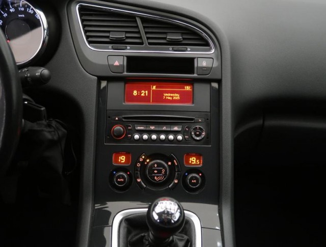 Peugeot 5008  2.0 HDI Active