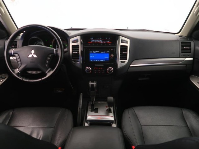 Mitsubishi Pajero  3.2 DI-D 