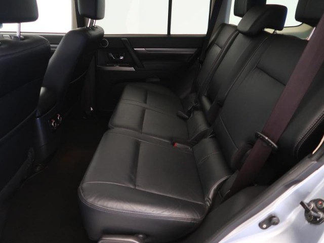 Mitsubishi Pajero  3.2 DI-D 