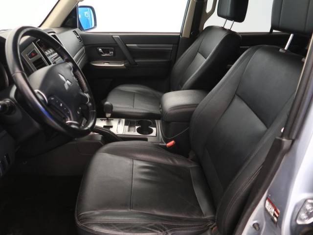 Mitsubishi Pajero  3.2 DI-D 