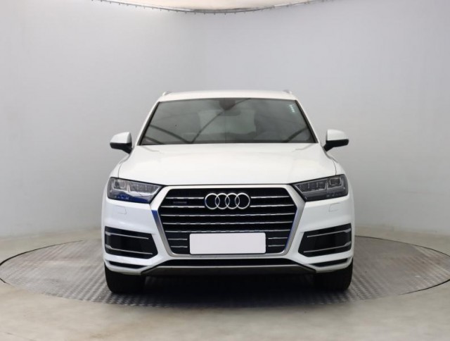 Audi Q7  3.0 TDI S-Line