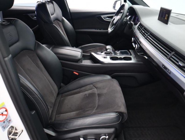 Audi Q7  3.0 TDI S-Line