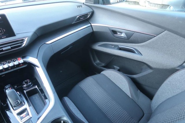 Peugeot 3008  1.5 BlueHDi 