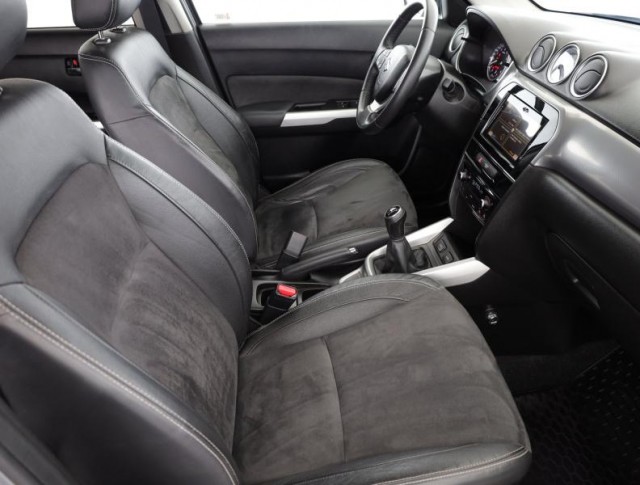 Suzuki Vitara  1.6 VVT Elegance
