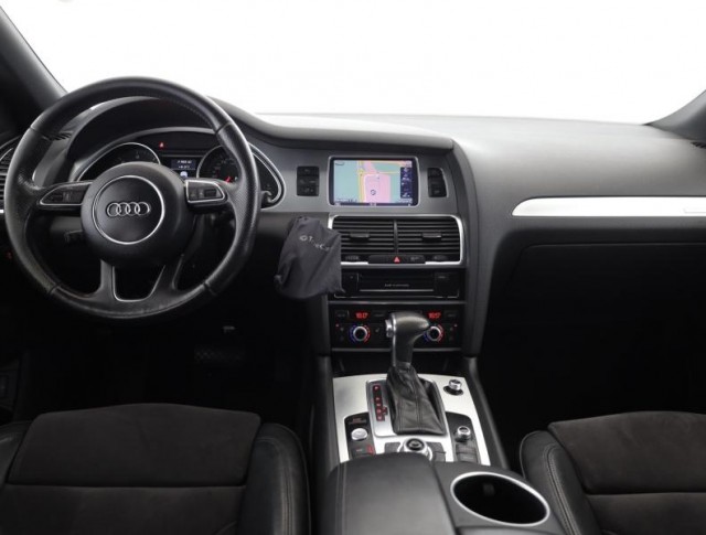 Audi Q7  3.0 TDI S-Line
