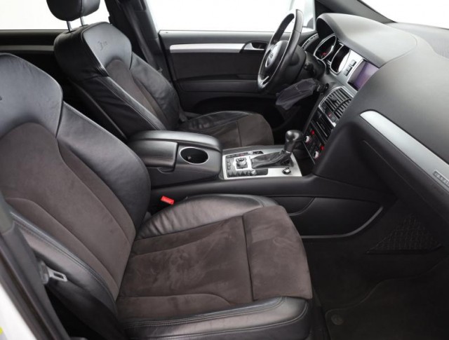 Audi Q7  3.0 TDI S-Line