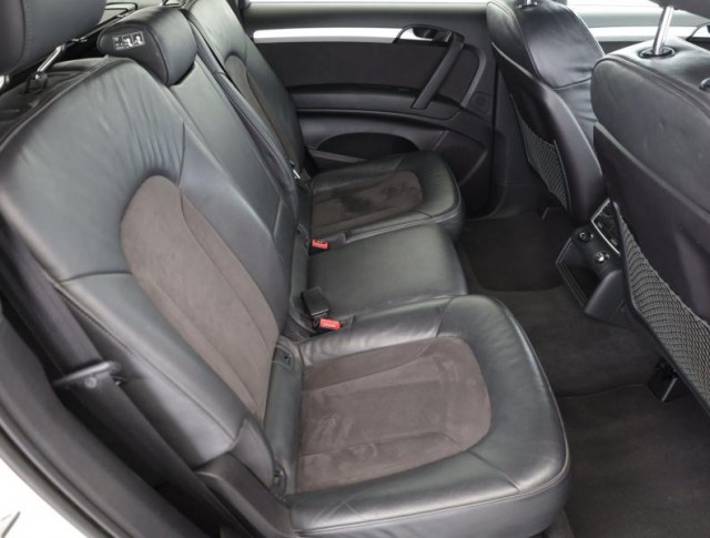 Audi Q7  3.0 TDI S-Line