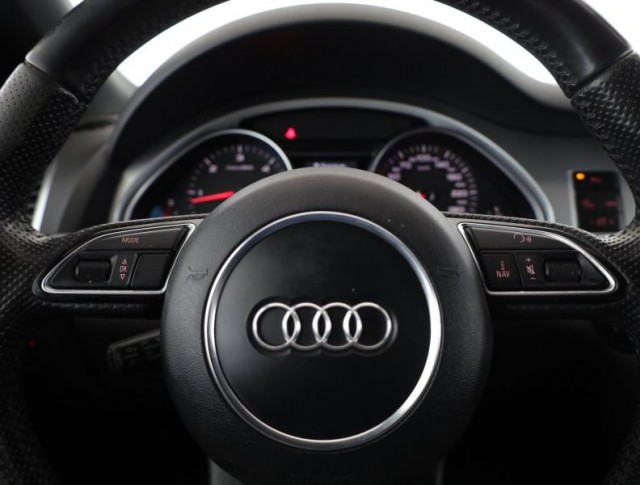 Audi Q7  3.0 TDI S-Line