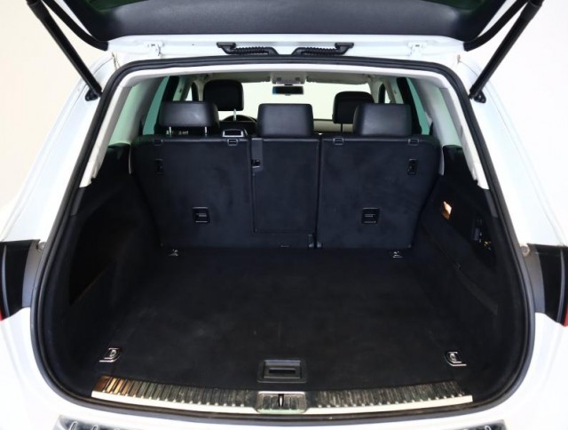 Volkswagen Touareg  3.0 TDI 