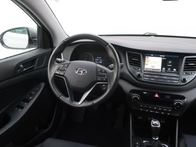 Hyundai Tucson  1.7 CRDi Trikolor